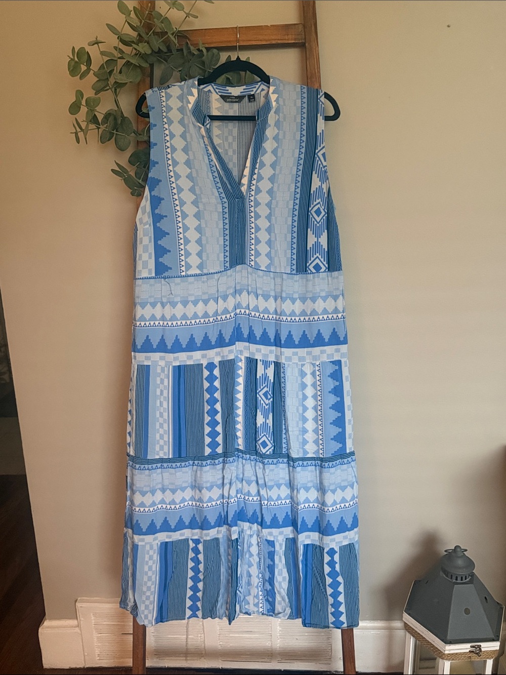 Mlle Gabrielle Blue and White Patterned Sleeveless Maxi Dress